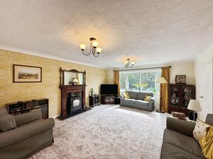 Photo 25- click for photo gallery